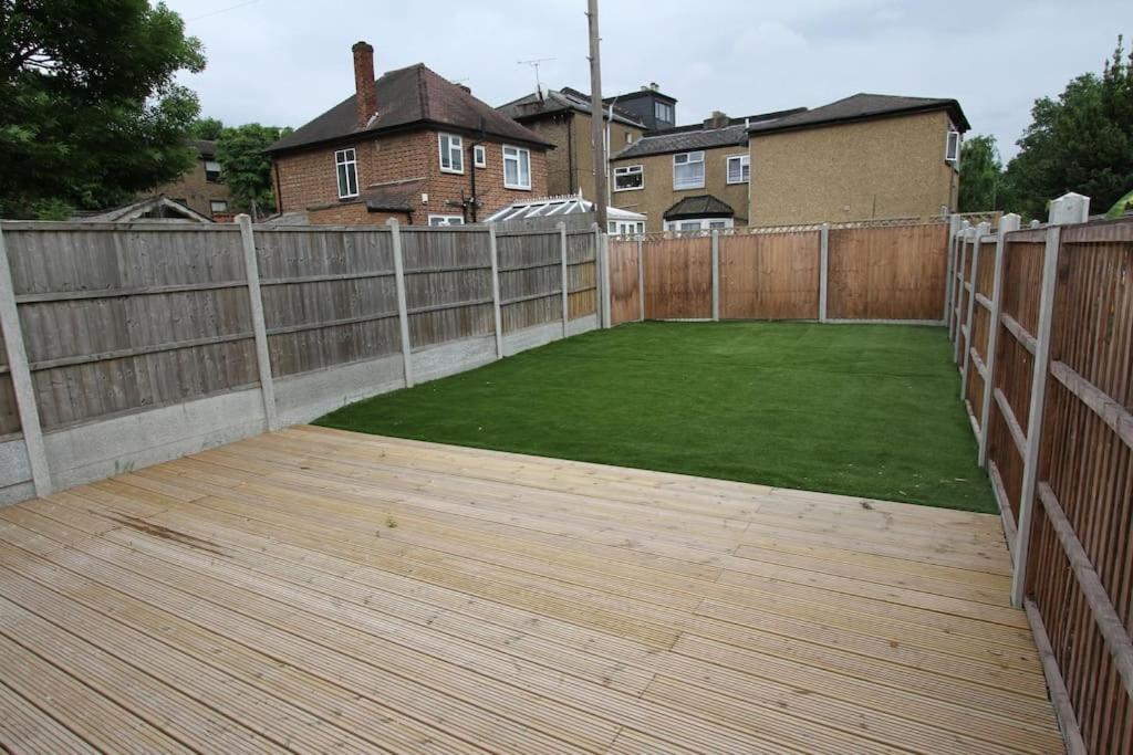 Lovely One Bed Apartment-Near All Transport-Village-Freeparking 伦敦 外观 照片